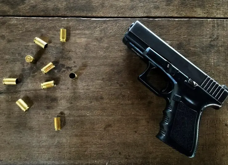 Operação desmonta fábrica ilegal de armas e prende dois suspeitos na Bahia