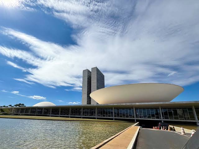 PEC que acaba com a escala 6×1 trava no Senado e aumenta pressão por redução da jornada de trabalho
